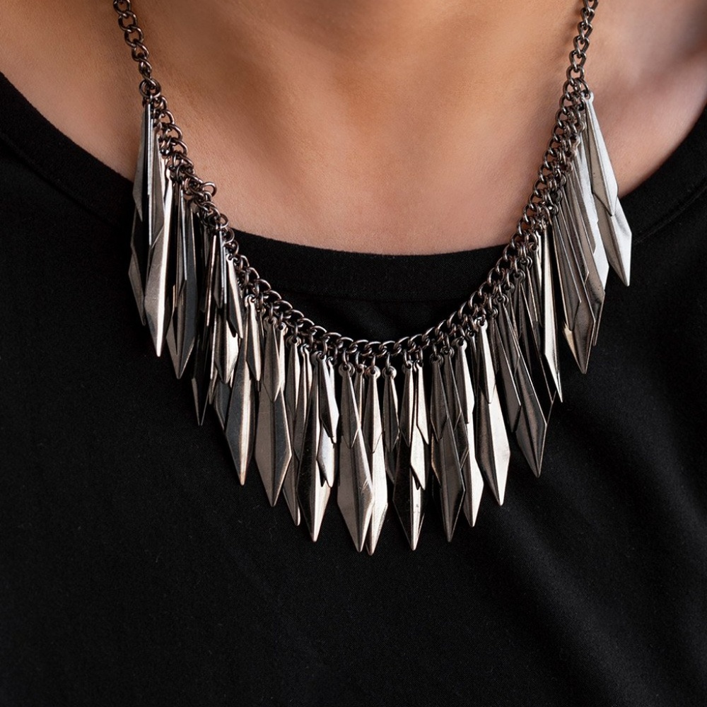 COPY - The Thrill-Seeker - Black - Necklace and matching